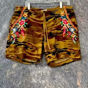 new 1x Johnny Was shorts